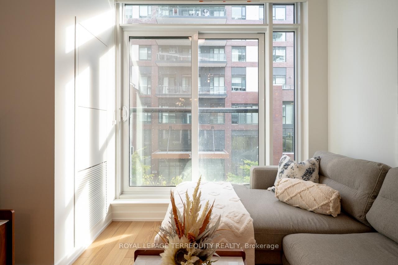 









34


Tubman

Avenue, 306,
Toronto,




ON
M5A 0R2

