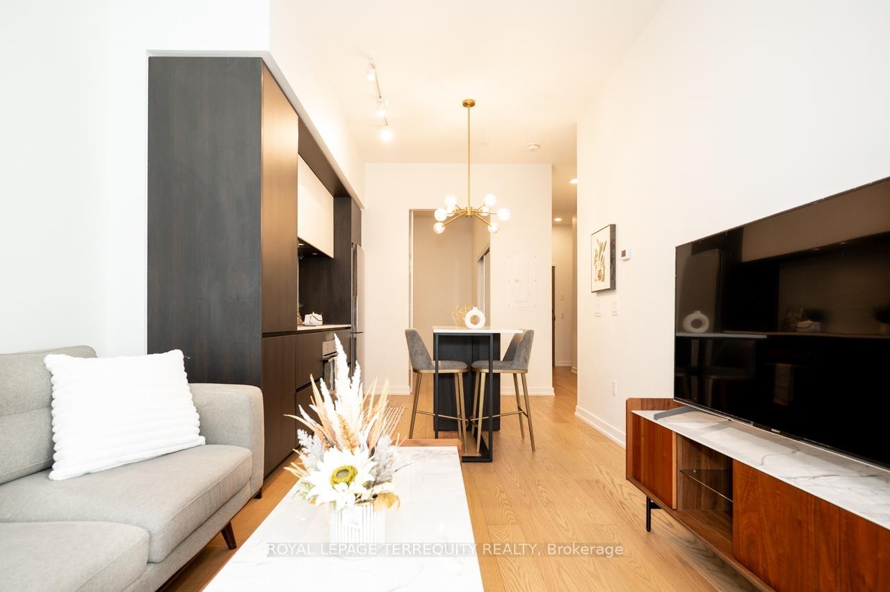 









34


Tubman

Avenue, 306,
Toronto,




ON
M5A 0R2

