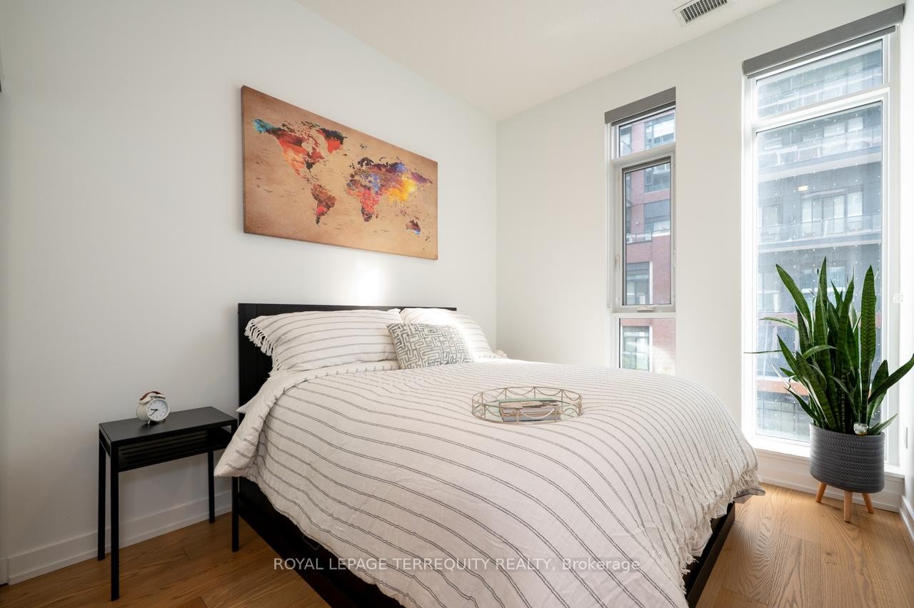 









34


Tubman

Avenue, 306,
Toronto,




ON
M5A 0R2

