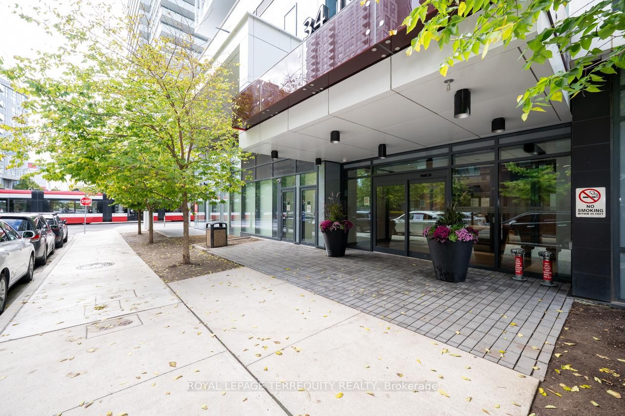 









34


Tubman

Avenue, 306,
Toronto,




ON
M5A 0R2

