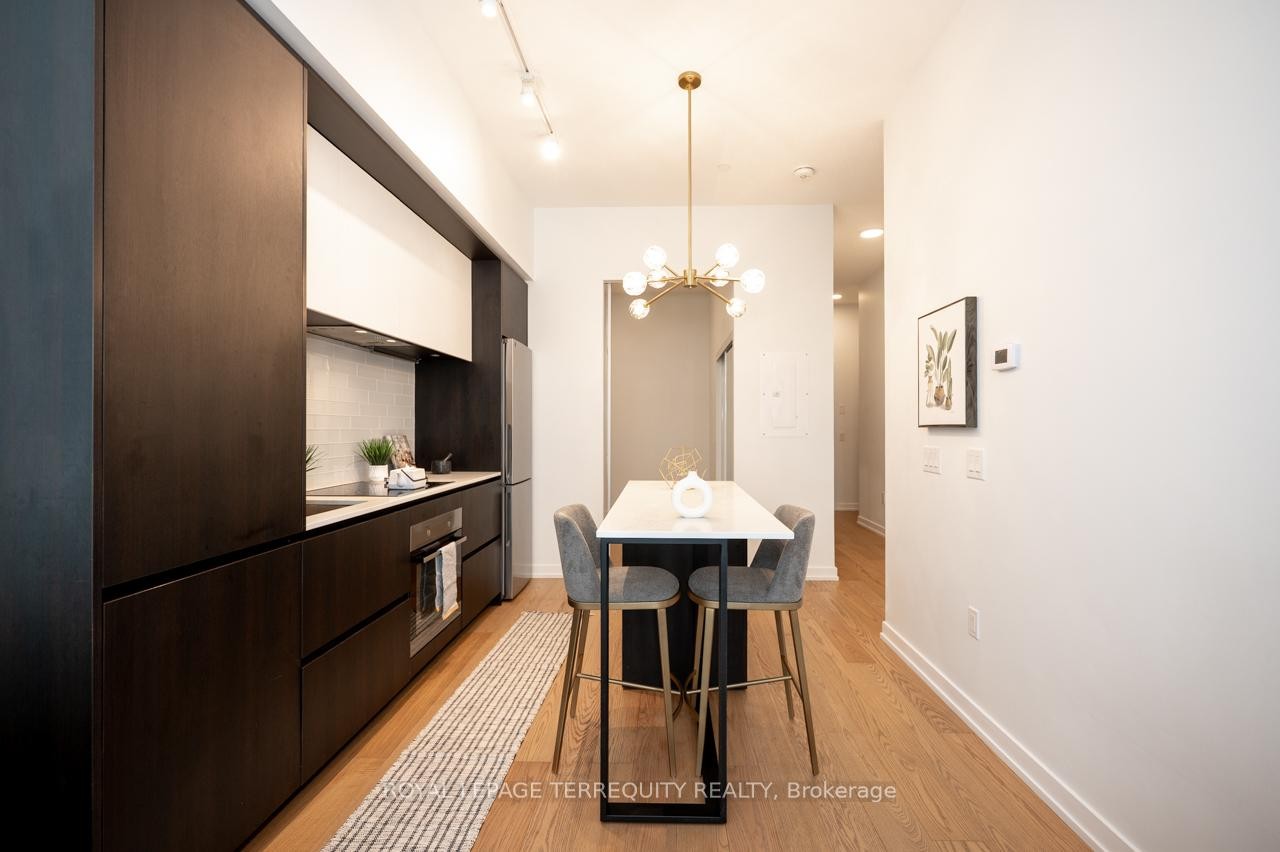 









34


Tubman

Avenue, 306,
Toronto,




ON
M5A 0R2

