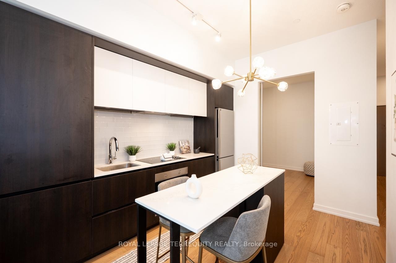 









34


Tubman

Avenue, 306,
Toronto,




ON
M5A 0R2

