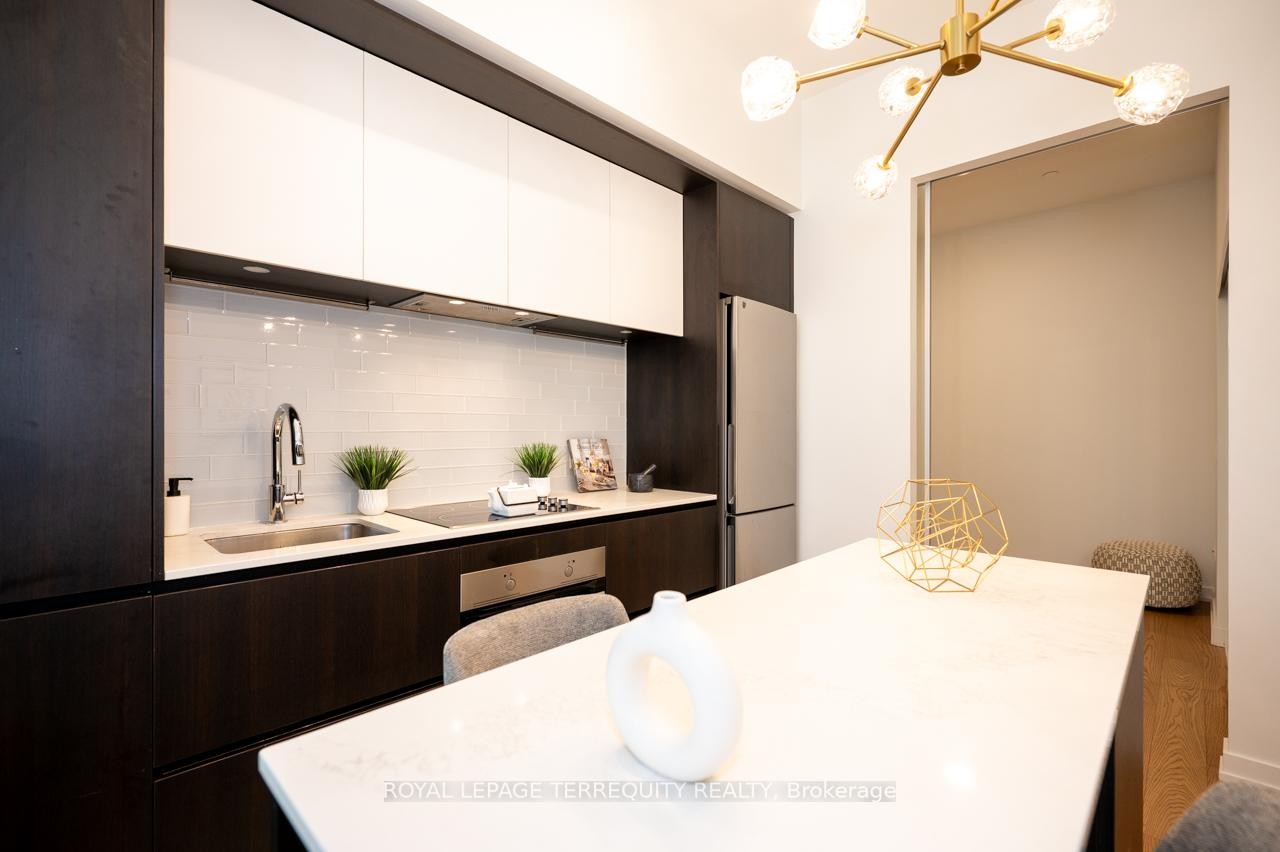 









34


Tubman

Avenue, 306,
Toronto,




ON
M5A 0R2

