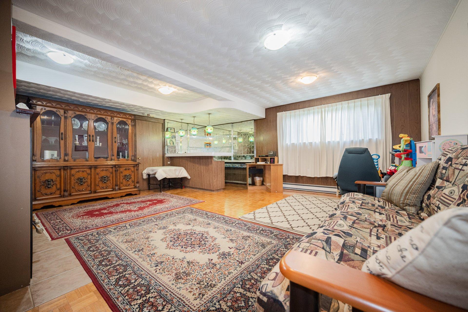 









5007

 - 5009


Boul. Notre-Dame

,
Laval (Chomedey),




QC
H7W1V6

