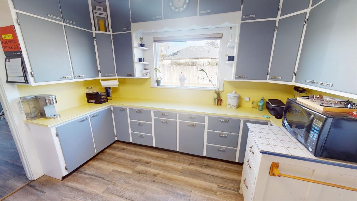 









406


3rd

Street,
Cranbrook,




BC
V1C 3Z4

