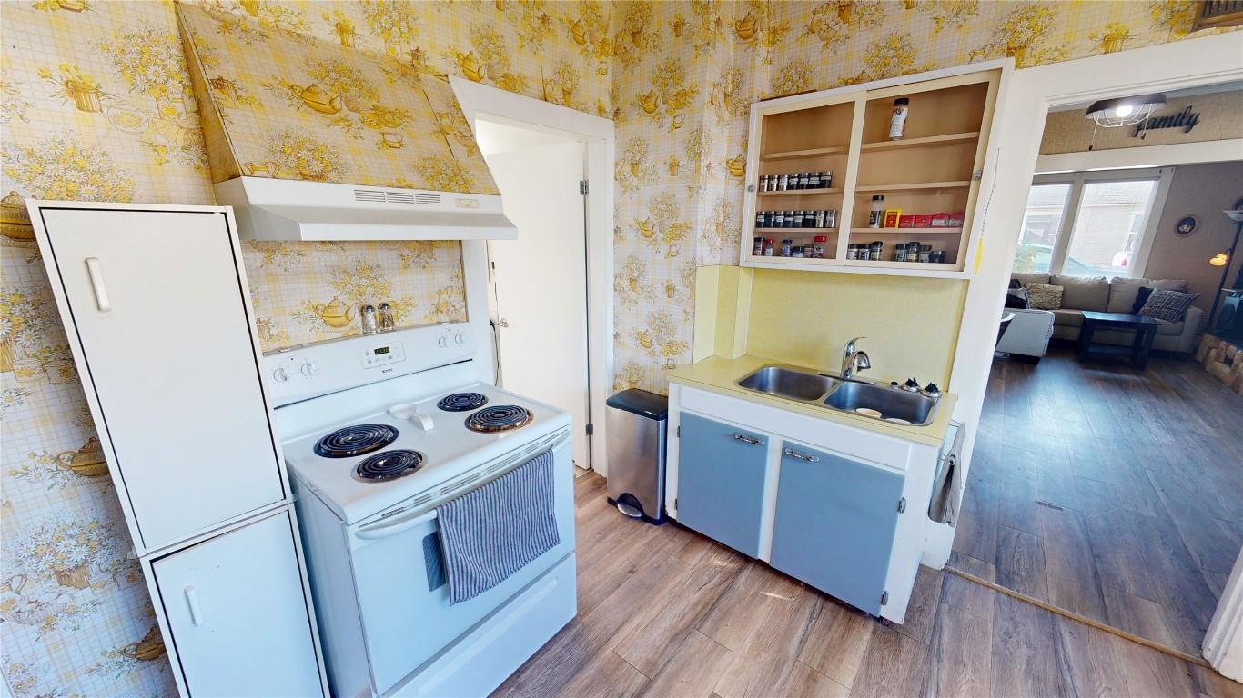 









406


3rd

Street,
Cranbrook,




BC
V1C 3Z4

