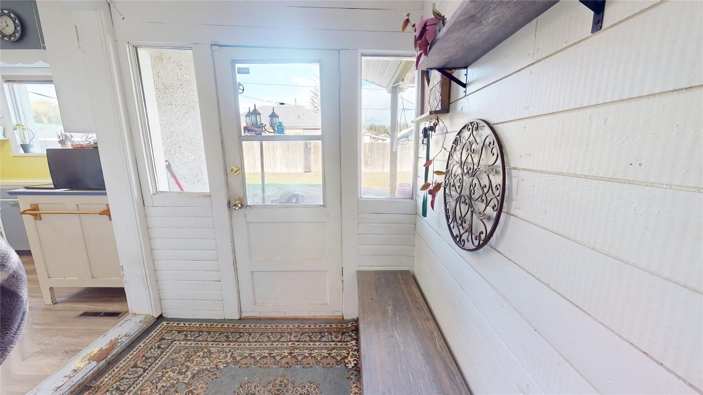 









406


3rd

Street,
Cranbrook,




BC
V1C 3Z4

