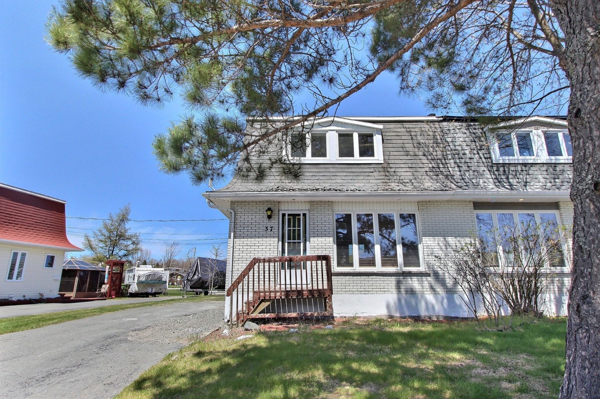 









37


Place Noyelle

,
Lebel-sur-Quévillon,




QC
J0Y1X0

