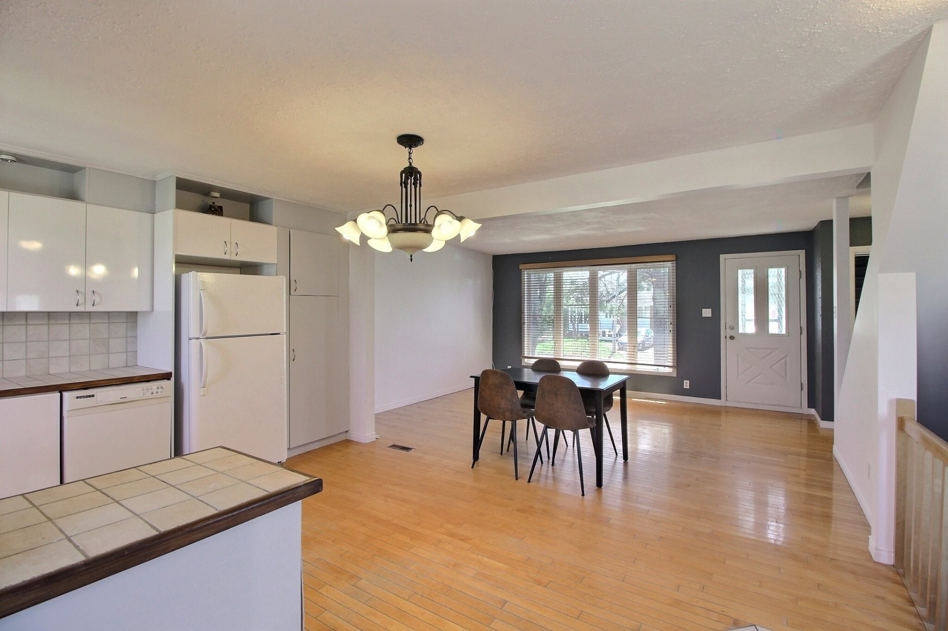 









37


Place Noyelle

,
Lebel-sur-Quévillon,




QC
J0Y1X0

