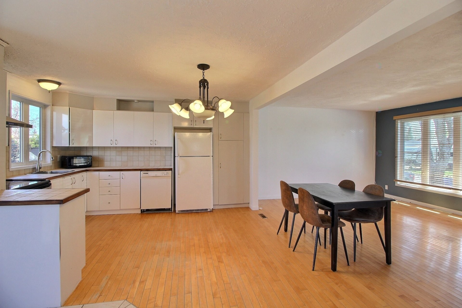 









37


Place Noyelle

,
Lebel-sur-Quévillon,




QC
J0Y1X0

