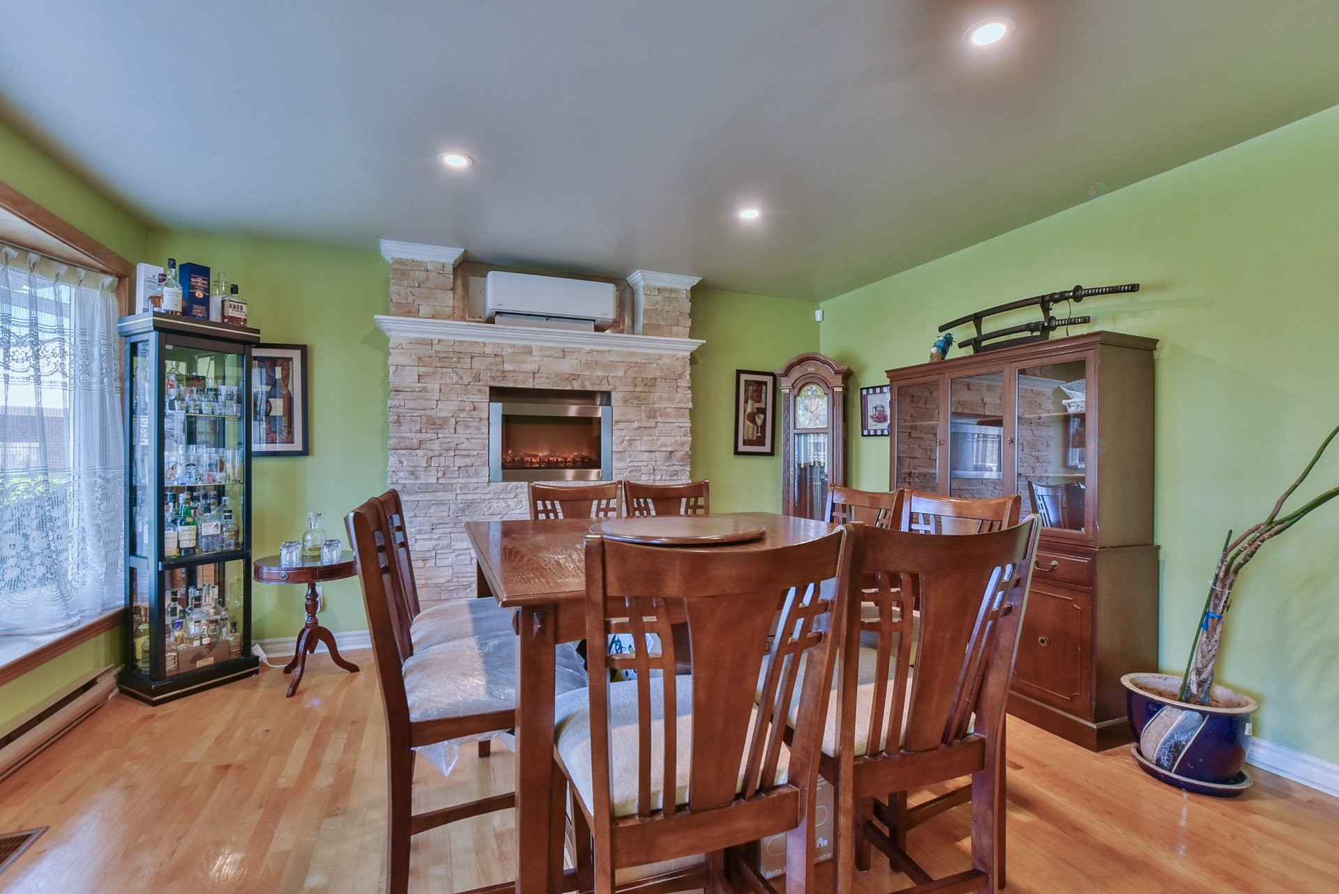 









344


Rue Mitchell

,
Lachute,




QC
J8H2K2

