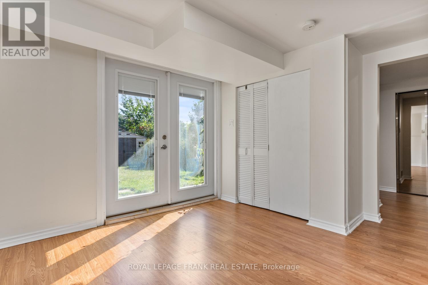 












35 FERNBANK PLACE

,
Whitby (Pringle Creek),




Ontario
L1R1T1

