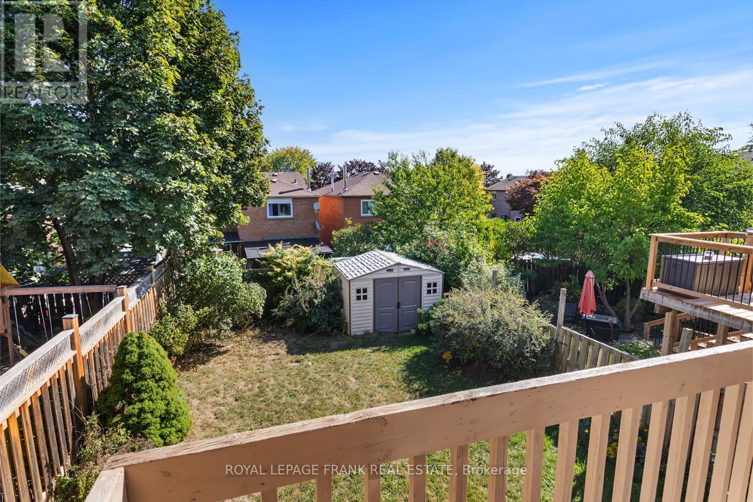 












35 FERNBANK PLACE

,
Whitby (Pringle Creek),




Ontario
L1R1T1

