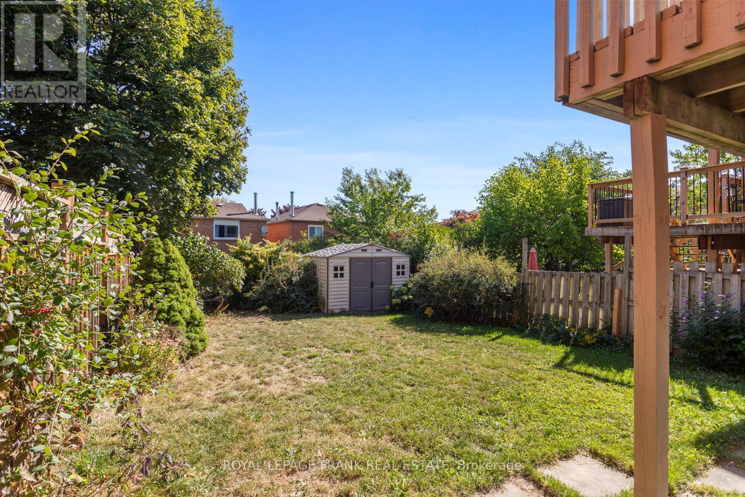 












35 FERNBANK PLACE

,
Whitby (Pringle Creek),




Ontario
L1R1T1

