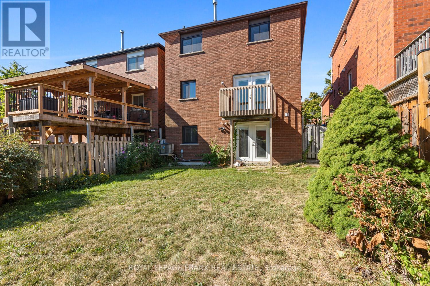 












35 FERNBANK PLACE

,
Whitby (Pringle Creek),




Ontario
L1R1T1


