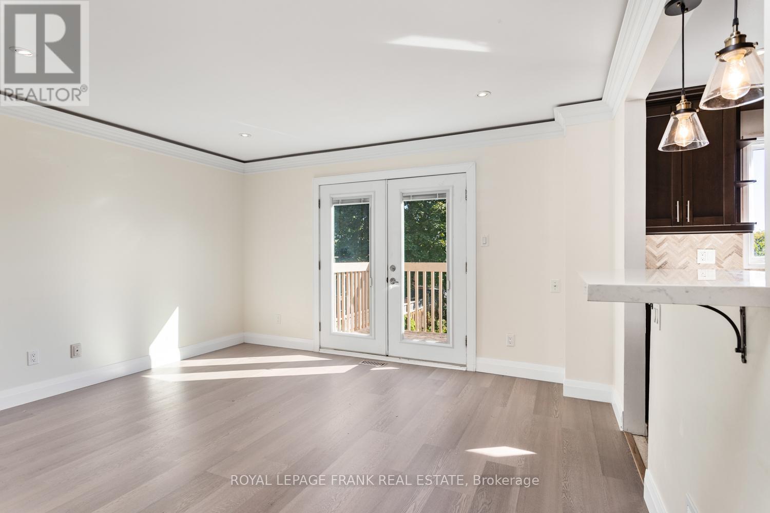 












35 FERNBANK PLACE

,
Whitby (Pringle Creek),




Ontario
L1R1T1

