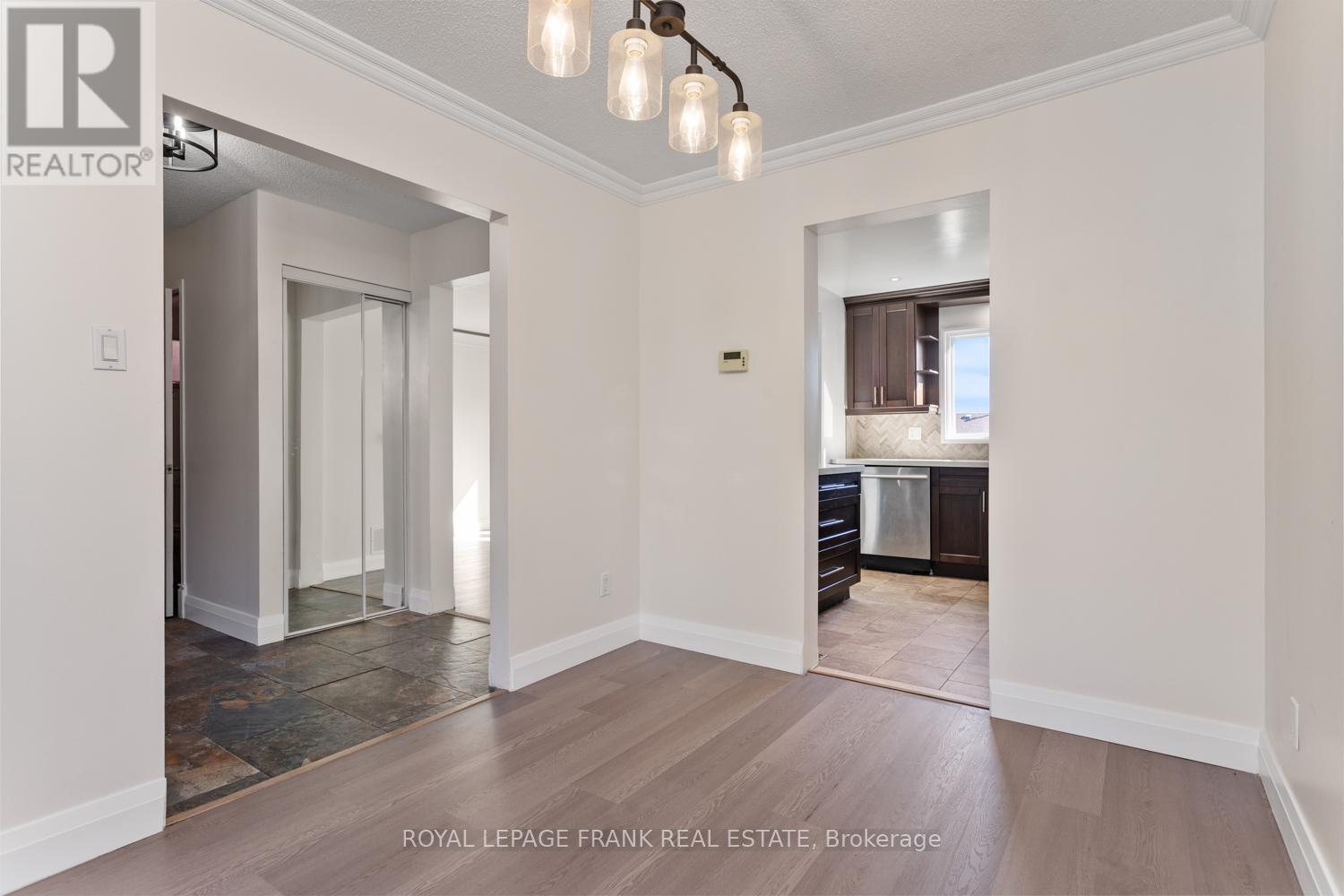 












35 FERNBANK PLACE

,
Whitby (Pringle Creek),




Ontario
L1R1T1

