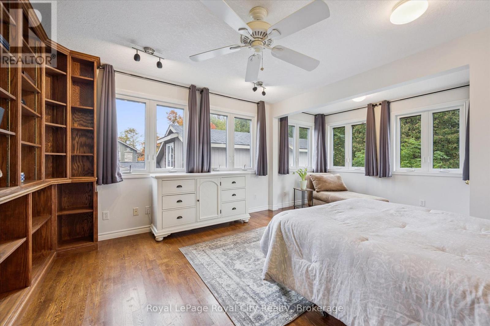 












6548 BEATTY LINE N

,
Centre Wellington (Fergus),




Ontario
N1M2W3

