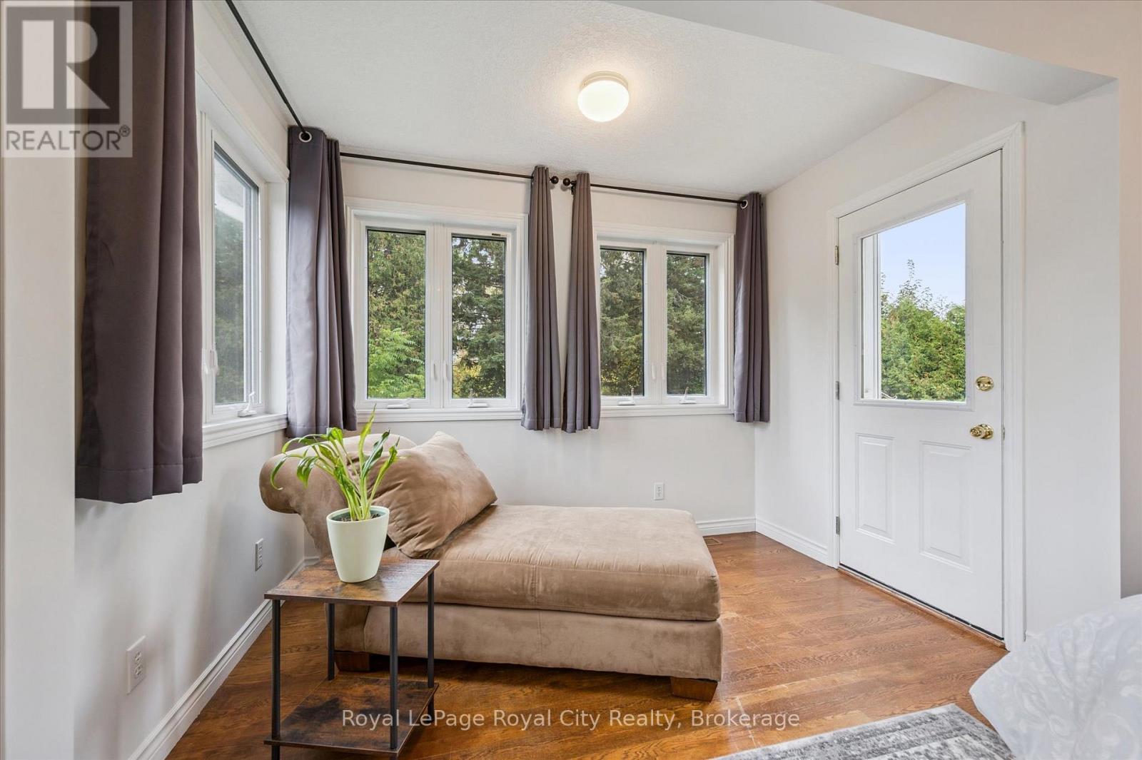 












6548 BEATTY LINE N

,
Centre Wellington (Fergus),




Ontario
N1M2W3

