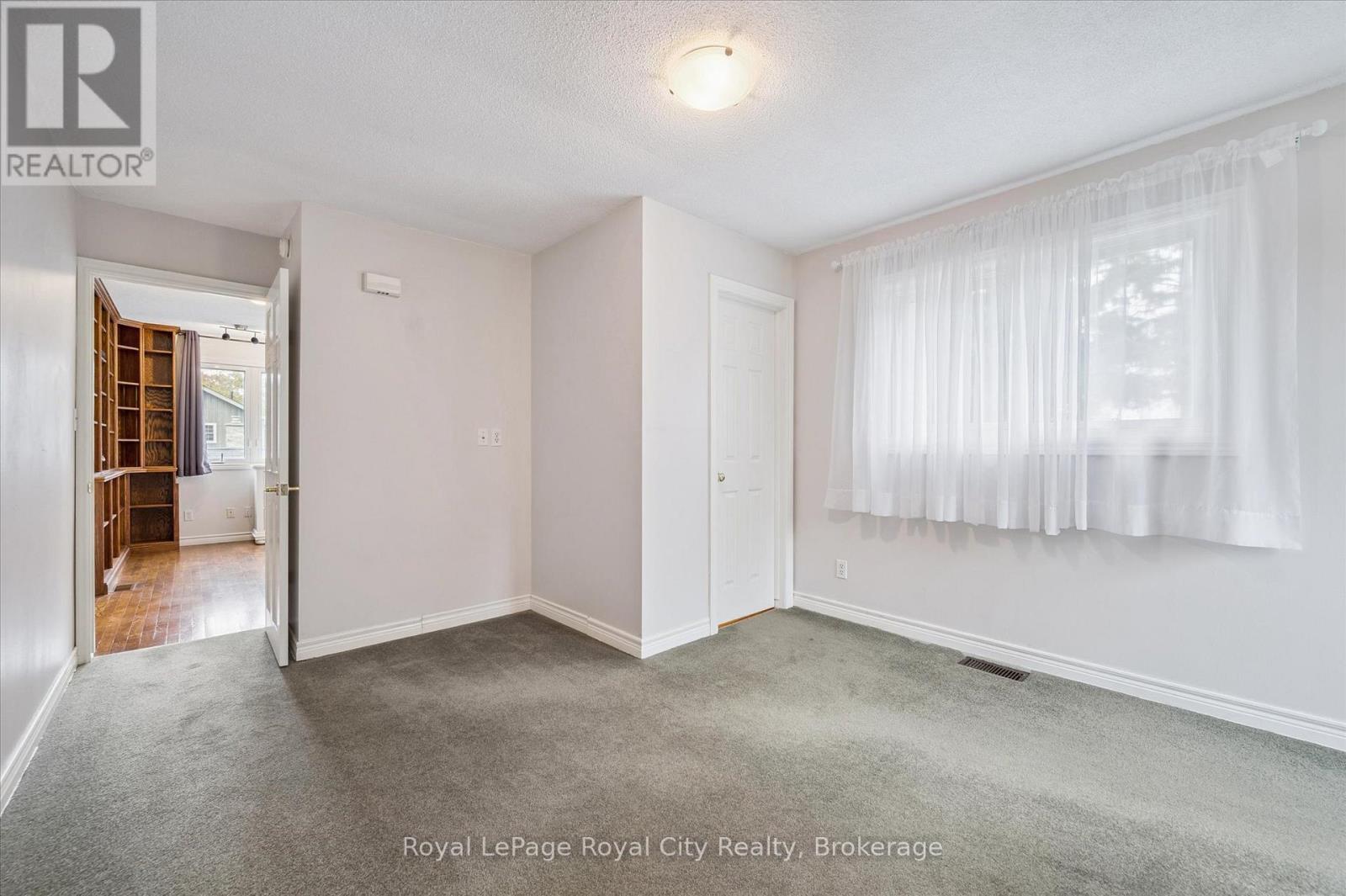 












6548 BEATTY LINE N

,
Centre Wellington (Fergus),




Ontario
N1M2W3

