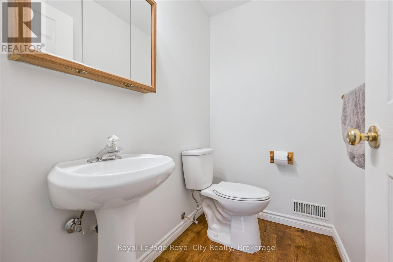 












6548 BEATTY LINE N

,
Centre Wellington (Fergus),




Ontario
N1M2W3

