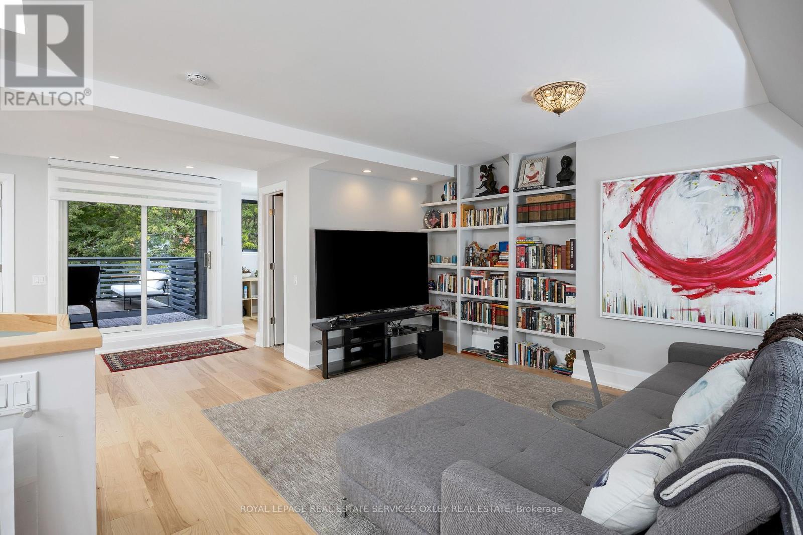 












26 MCMASTER AVENUE

,
Toronto,




Ontario
M4V1A9

