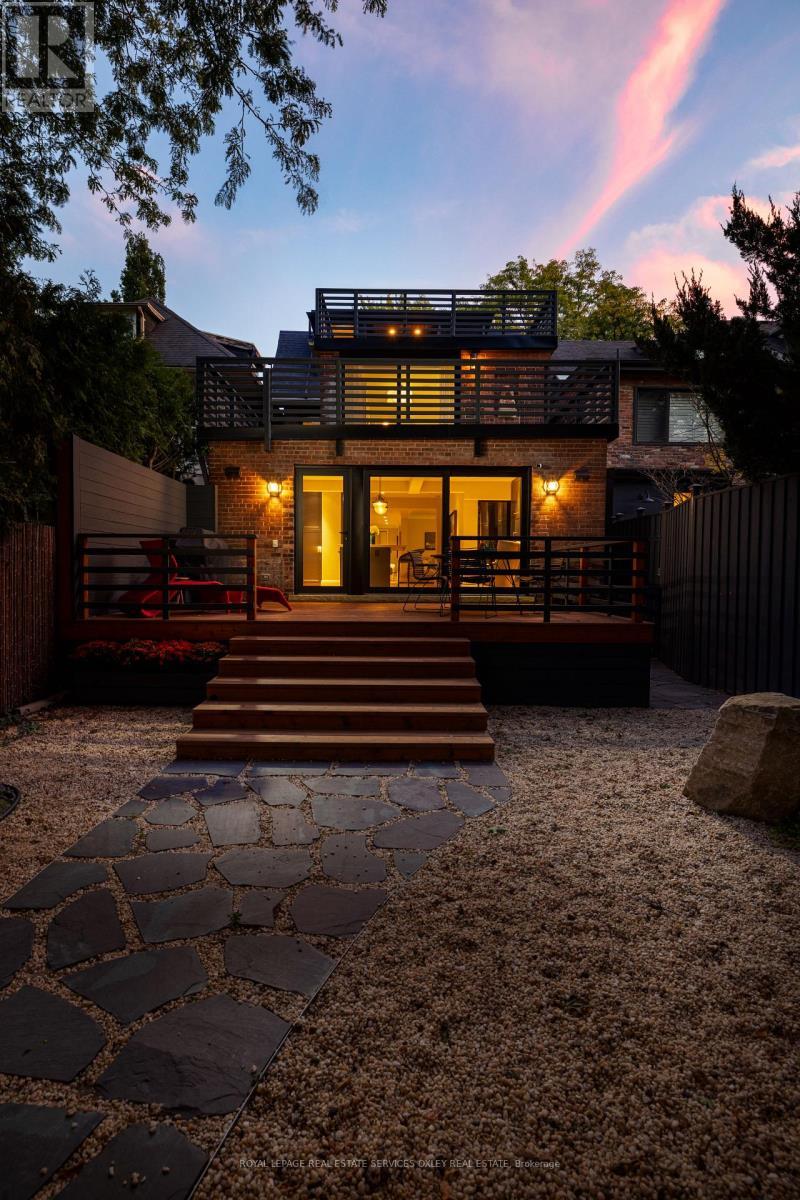 












26 MCMASTER AVENUE

,
Toronto,




Ontario
M4V1A9

