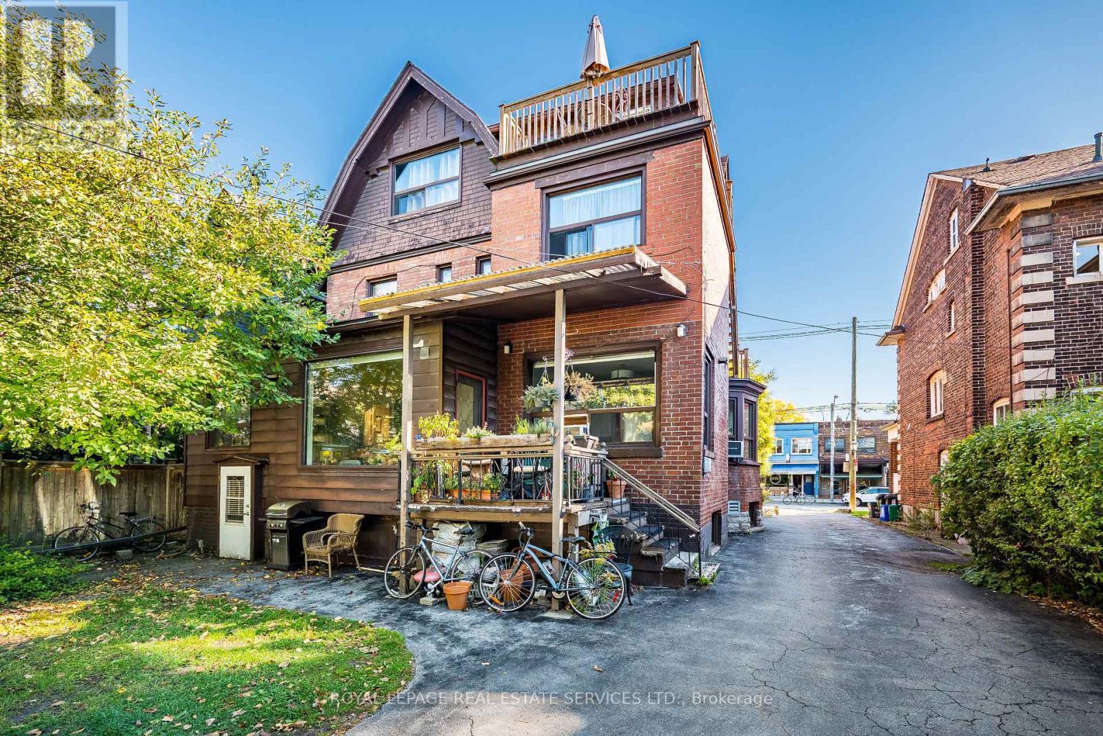 












272-274 RONCESVALLES AVENUE

,
Toronto,




Ontario
M6R2M2

