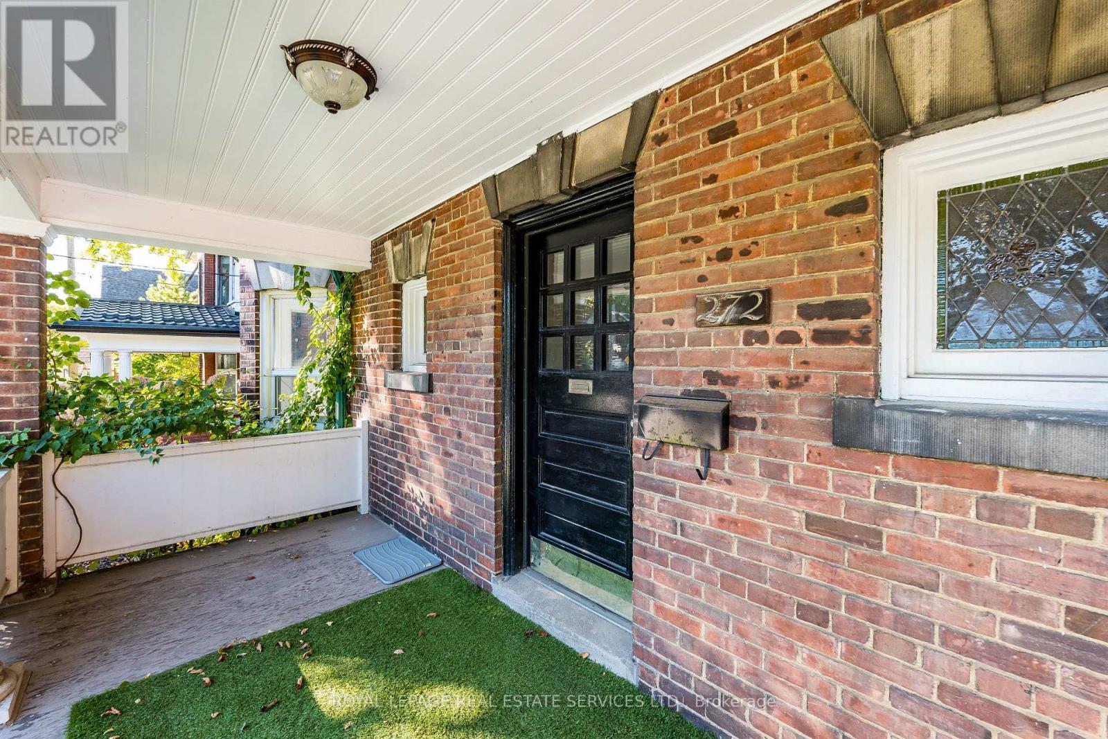 












272-274 RONCESVALLES AVENUE

,
Toronto,




Ontario
M6R2M2

