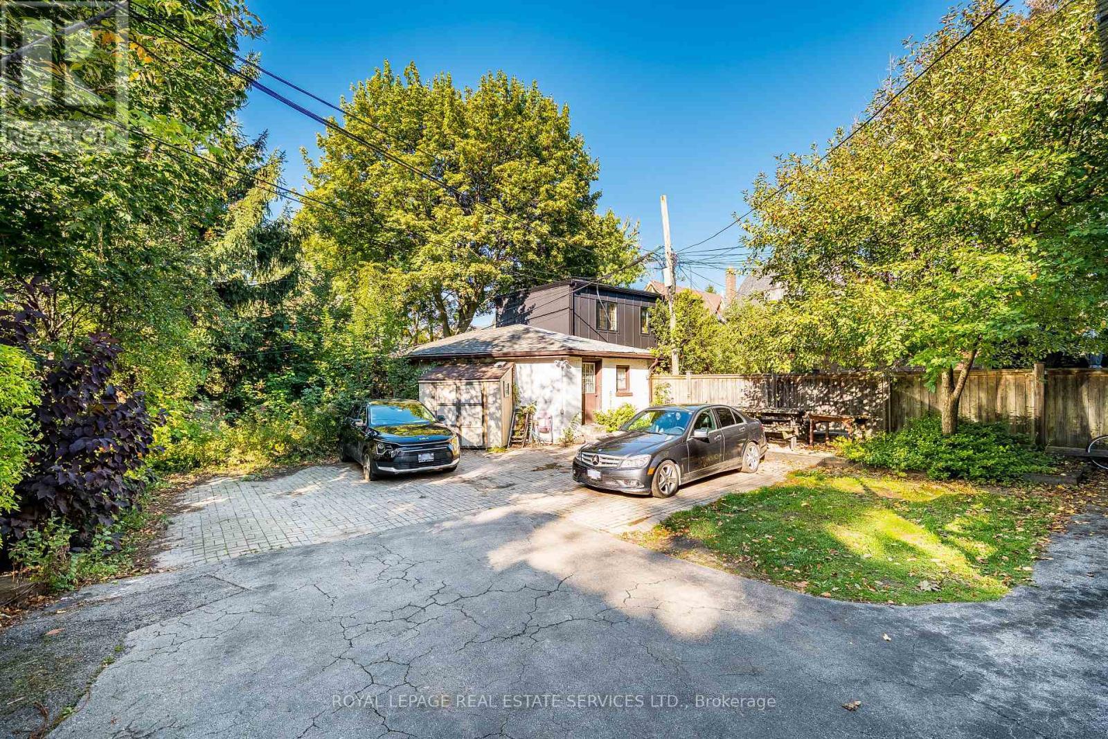 












272-274 RONCESVALLES AVENUE

,
Toronto,




Ontario
M6R2M2

