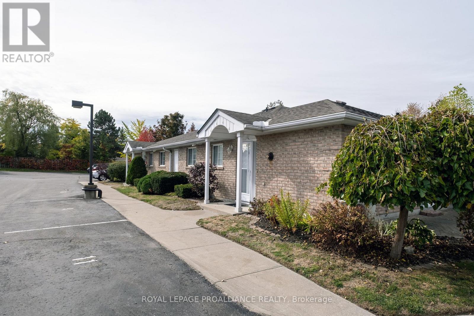 












8 - 351 CANNIFTON ROAD N

,
Belleville (Thurlow Ward),




Ontario
K8N4Z6

