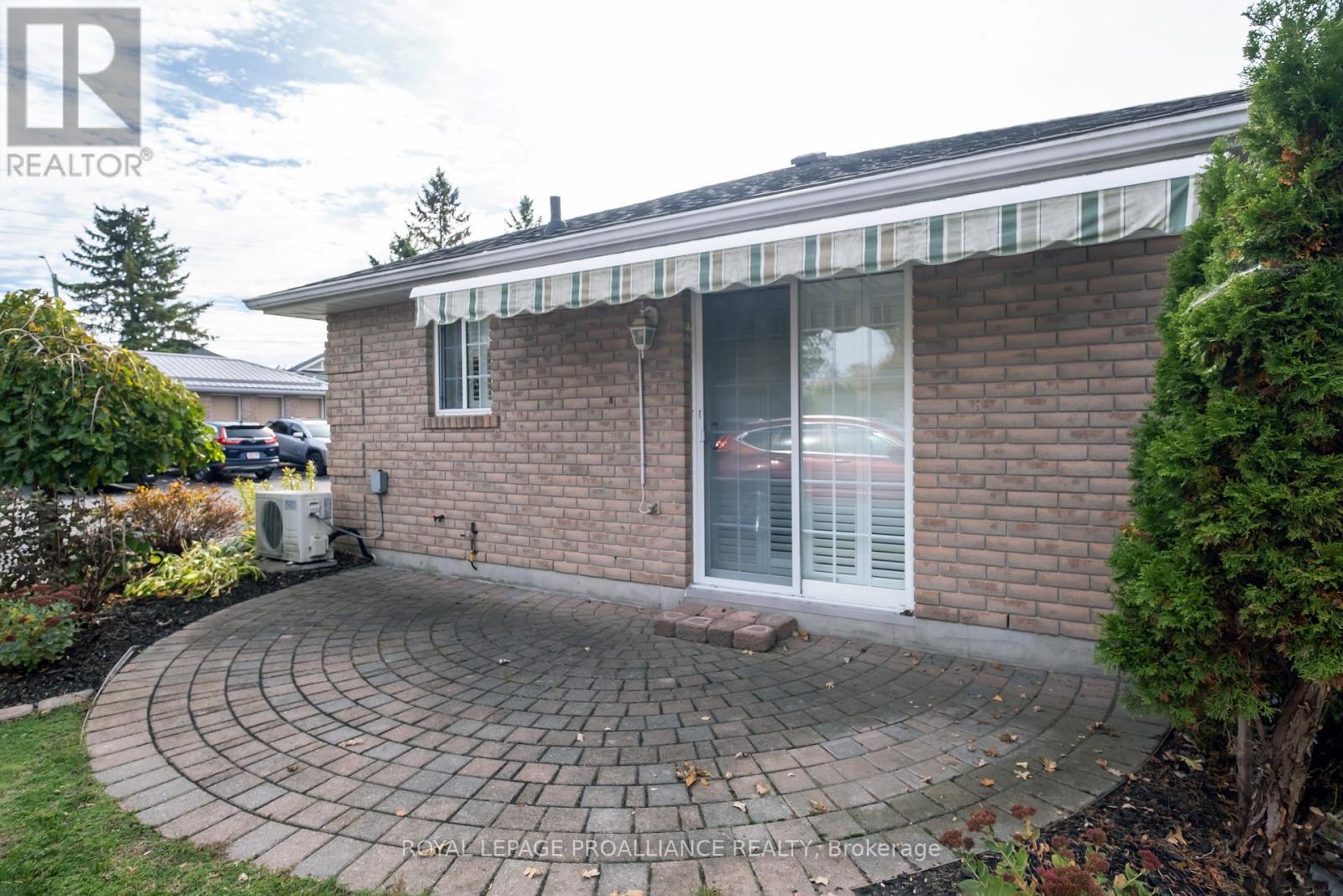 












8 - 351 CANNIFTON ROAD N

,
Belleville (Thurlow Ward),




Ontario
K8N4Z6

