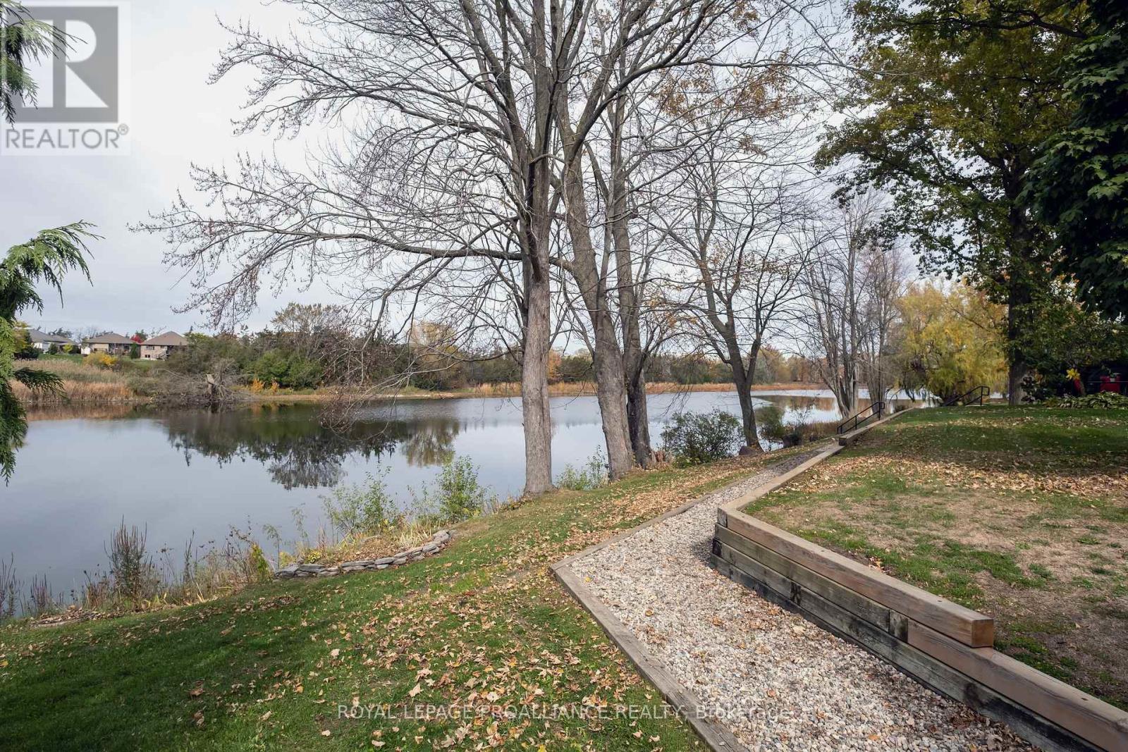 












8 - 351 CANNIFTON ROAD N

,
Belleville (Thurlow Ward),




Ontario
K8N4Z6

