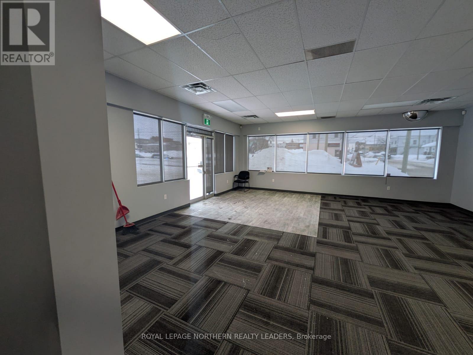 












UNIT A - 100 ALGONQUIN BOULEVARD E

,
Timmins (TNE - Central),




Ontario
P4N1A4

