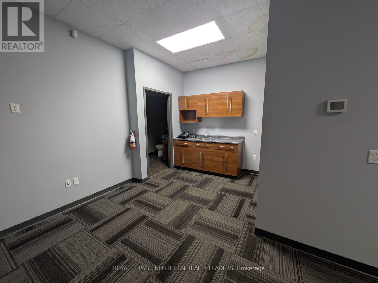 












UNIT A - 100 ALGONQUIN BOULEVARD E

,
Timmins (TNE - Central),




Ontario
P4N1A4

