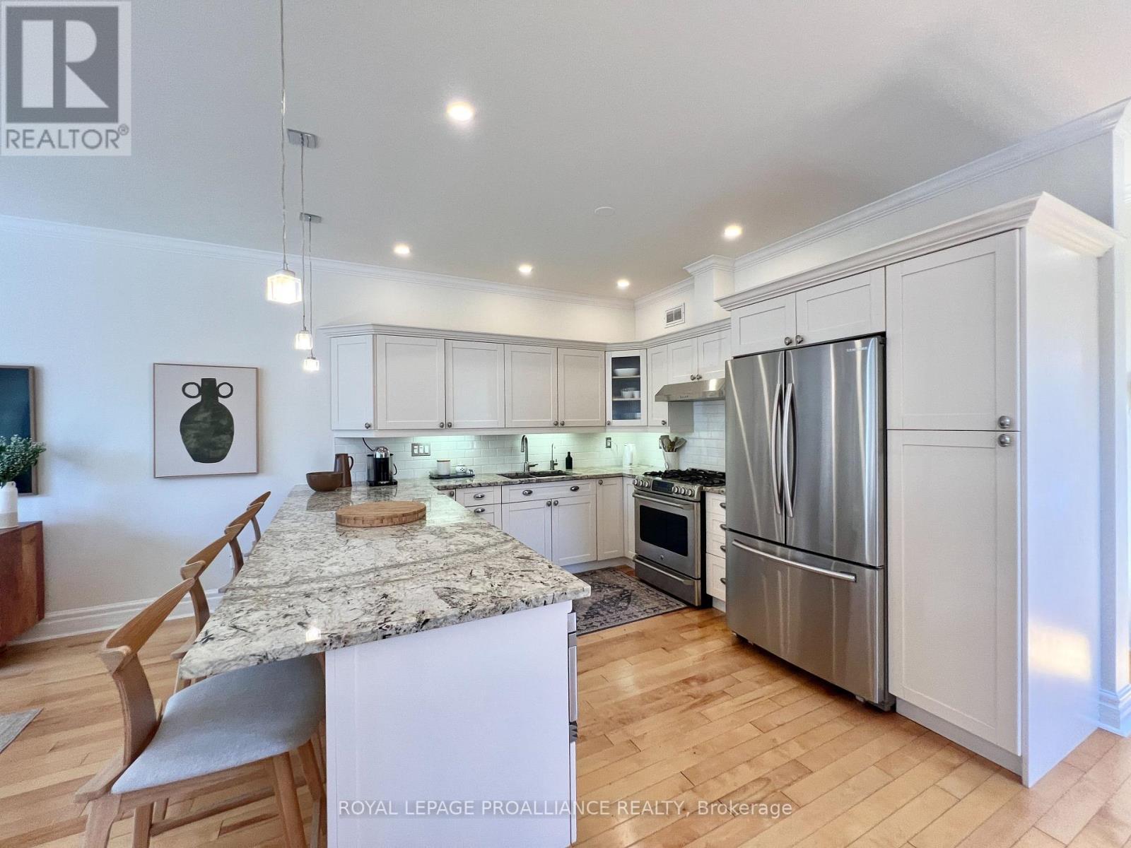 












252 WILLIAM STREET

,
Belleville (Belleville Ward),




Ontario
K8N3K3


