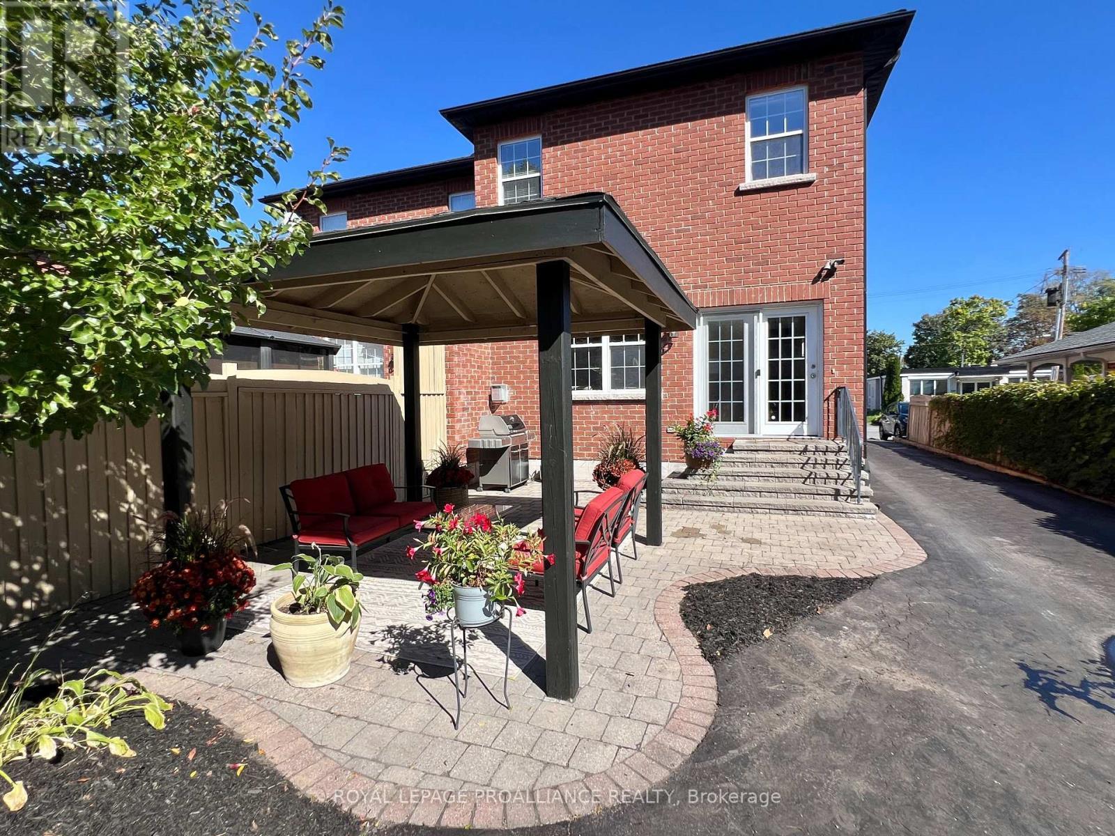 












252 WILLIAM STREET

,
Belleville (Belleville Ward),




Ontario
K8N3K3

