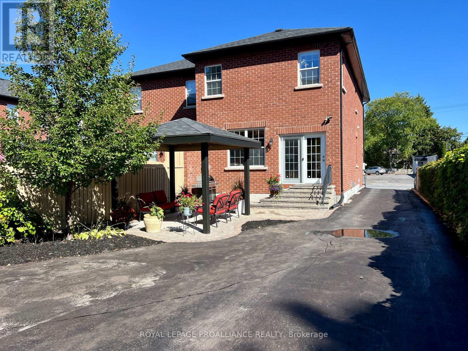 












252 WILLIAM STREET

,
Belleville (Belleville Ward),




Ontario
K8N3K3

