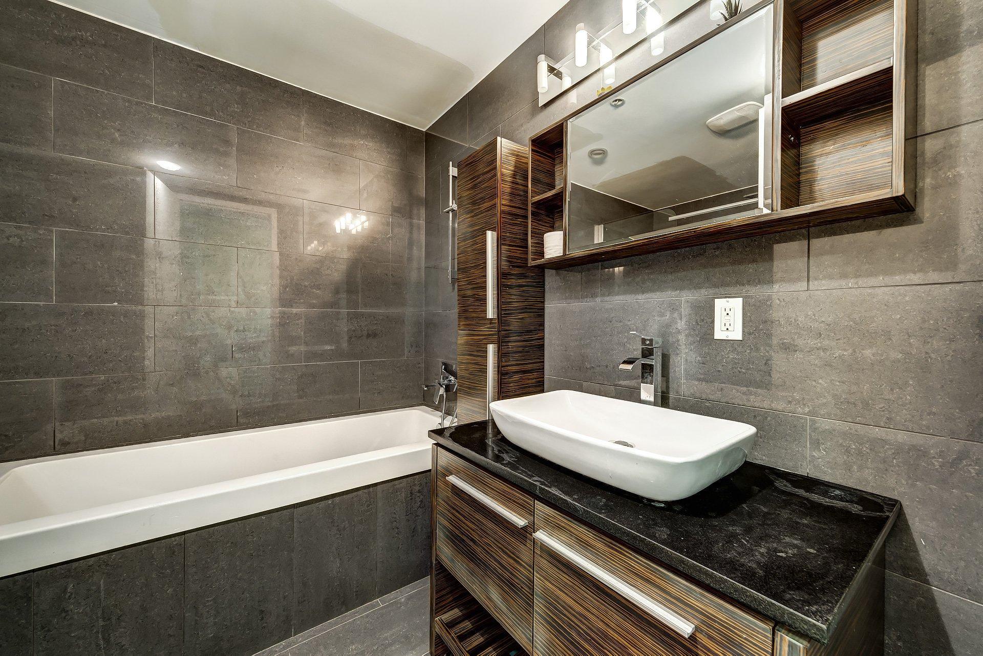 









1010


Rue Ste-Catherine E.

, 312,
Montréal (Ville-Marie),




QC
H2L2G3

