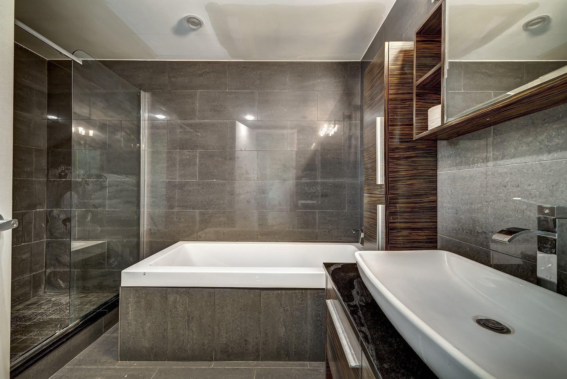 









1010


Rue Ste-Catherine E.

, 312,
Montréal (Ville-Marie),




QC
H2L2G3

