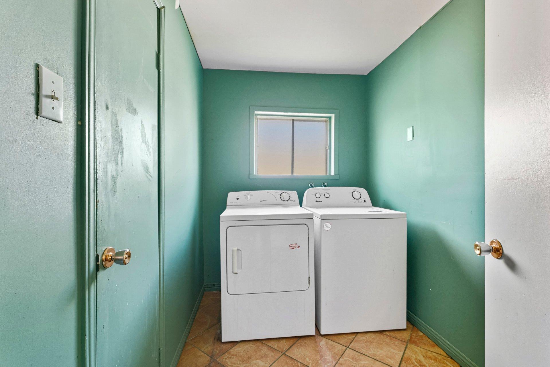 









157

 - 165


Rue Principale E.

,
Magog,




QC
J1X1Y6

