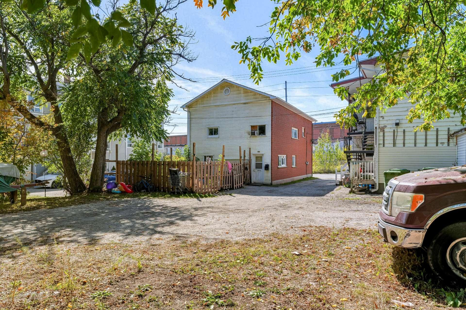 









157

 - 165


Rue Principale E.

,
Magog,




QC
J1X1Y6

