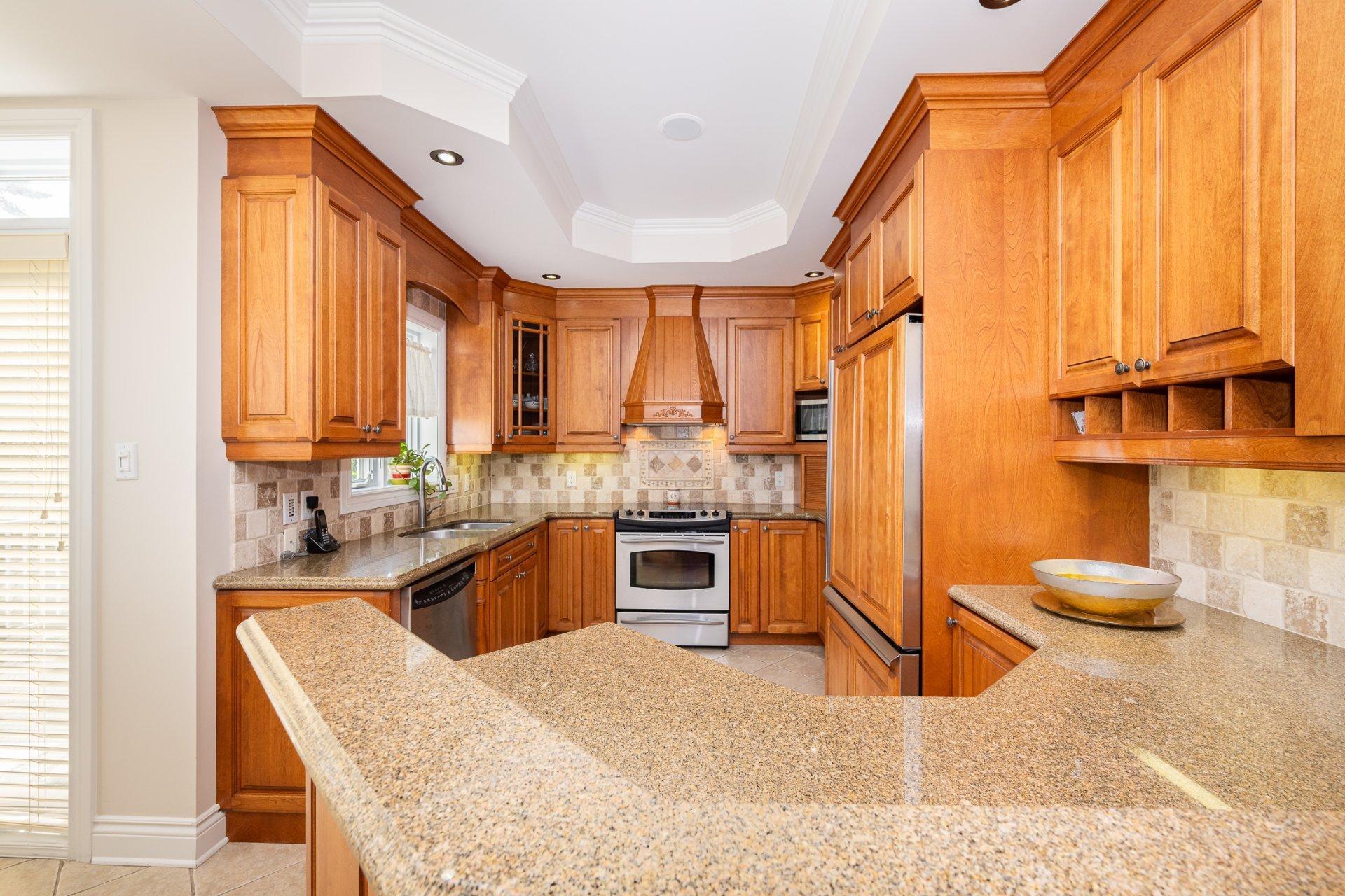 









4402


Rue Martin-Plouffe

,
Laval (Chomedey),




QC
H7W5L9

