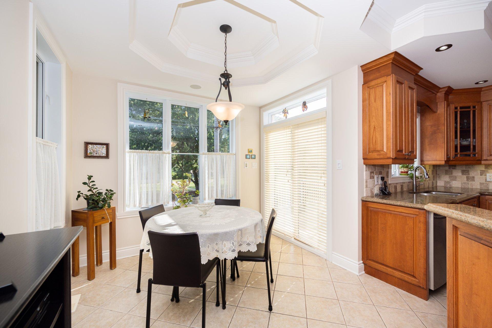









4402


Rue Martin-Plouffe

,
Laval (Chomedey),




QC
H7W5L9

