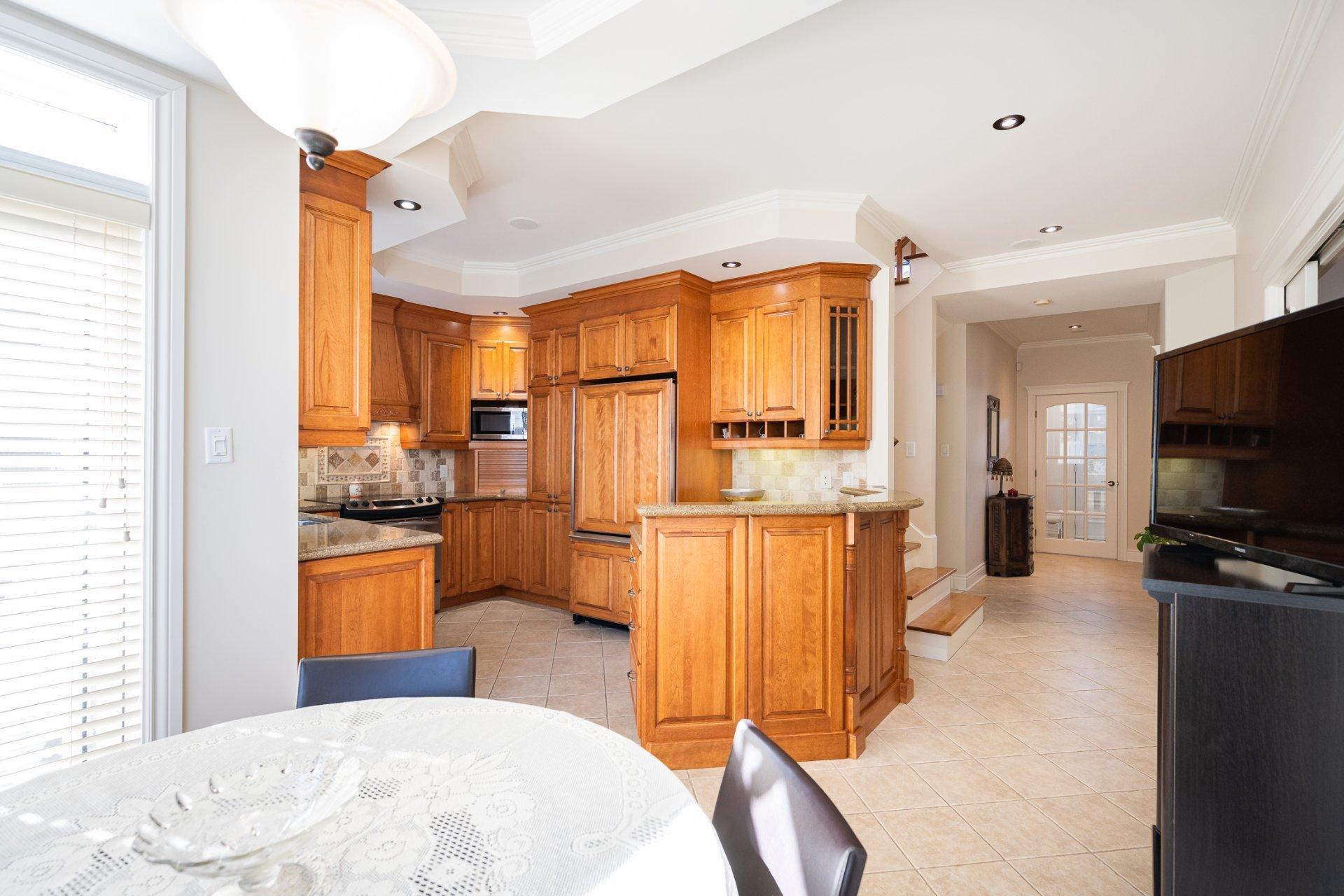 









4402


Rue Martin-Plouffe

,
Laval (Chomedey),




QC
H7W5L9

