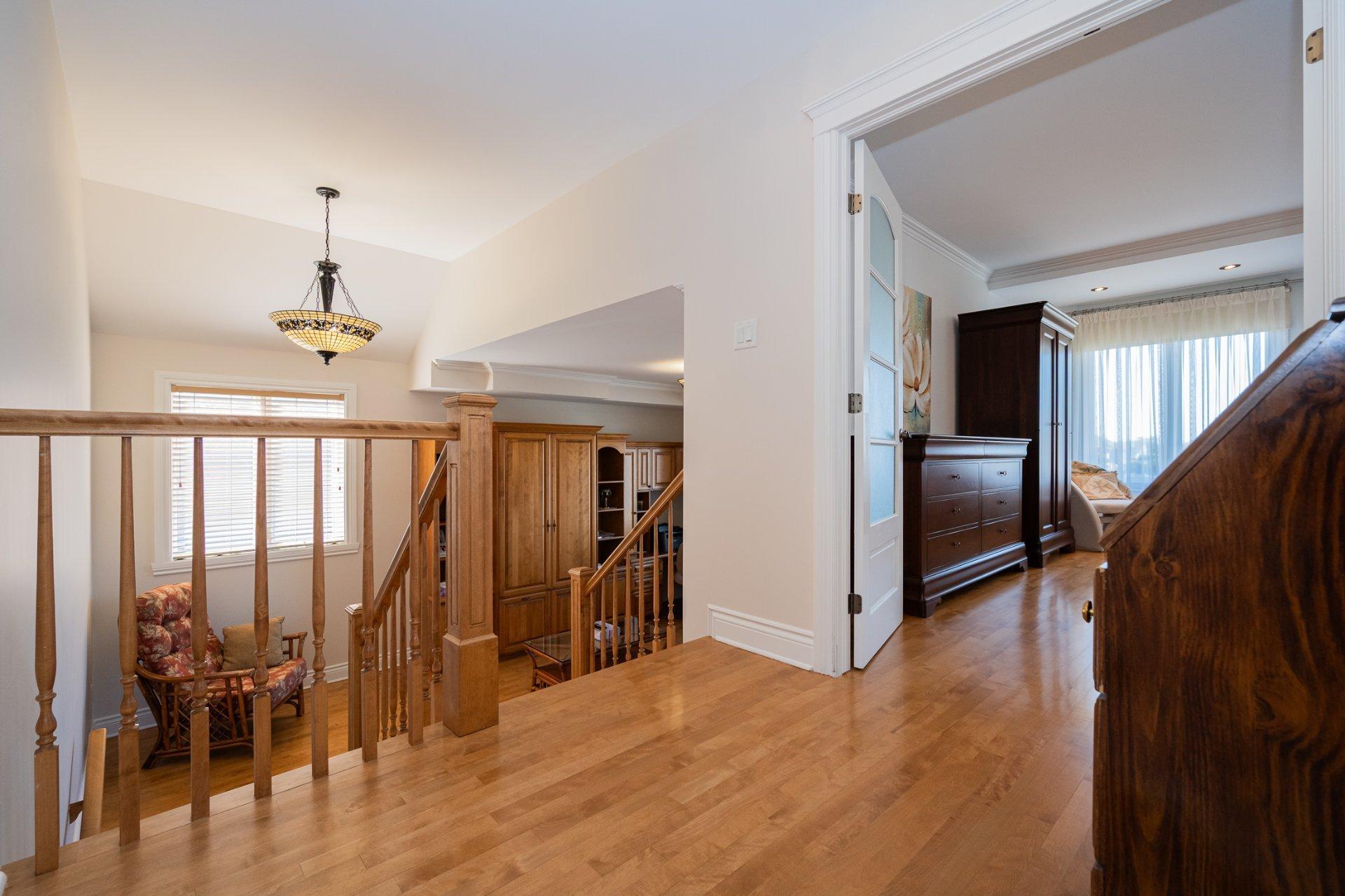 









4402


Rue Martin-Plouffe

,
Laval (Chomedey),




QC
H7W5L9

