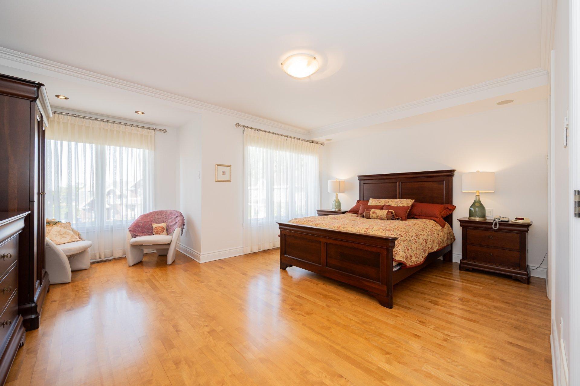 









4402


Rue Martin-Plouffe

,
Laval (Chomedey),




QC
H7W5L9

