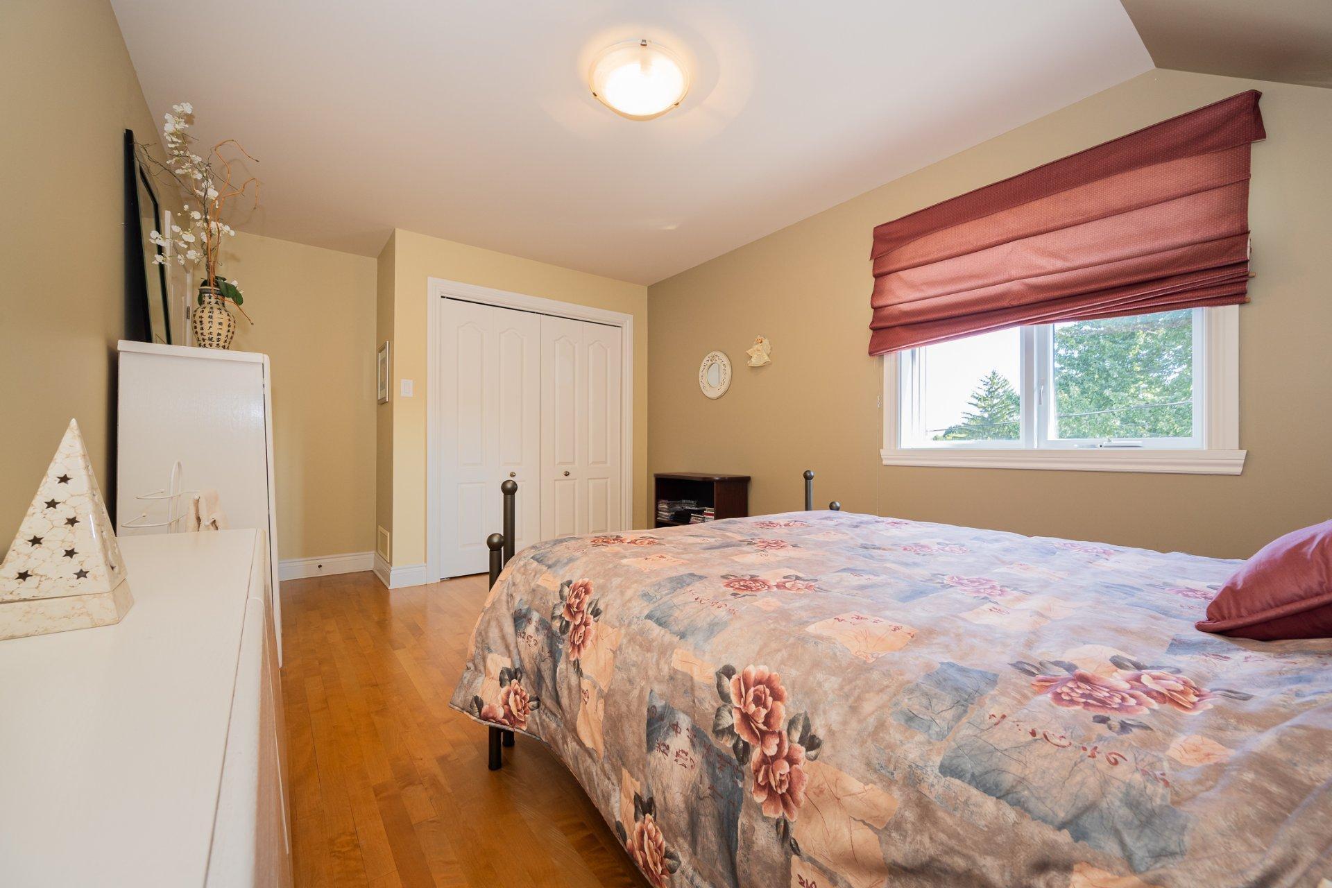 









4402


Rue Martin-Plouffe

,
Laval (Chomedey),




QC
H7W5L9

