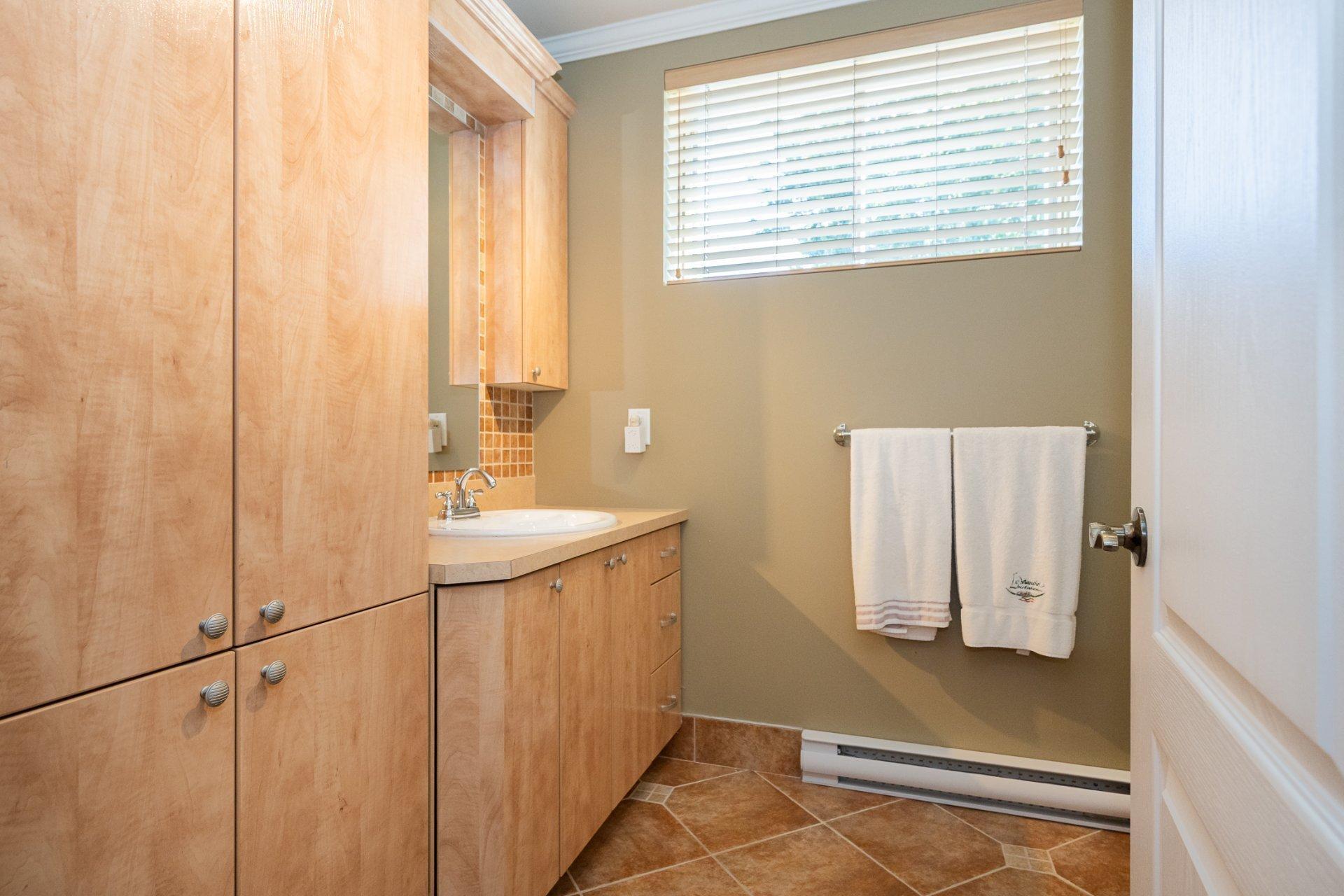 









4402


Rue Martin-Plouffe

,
Laval (Chomedey),




QC
H7W5L9

