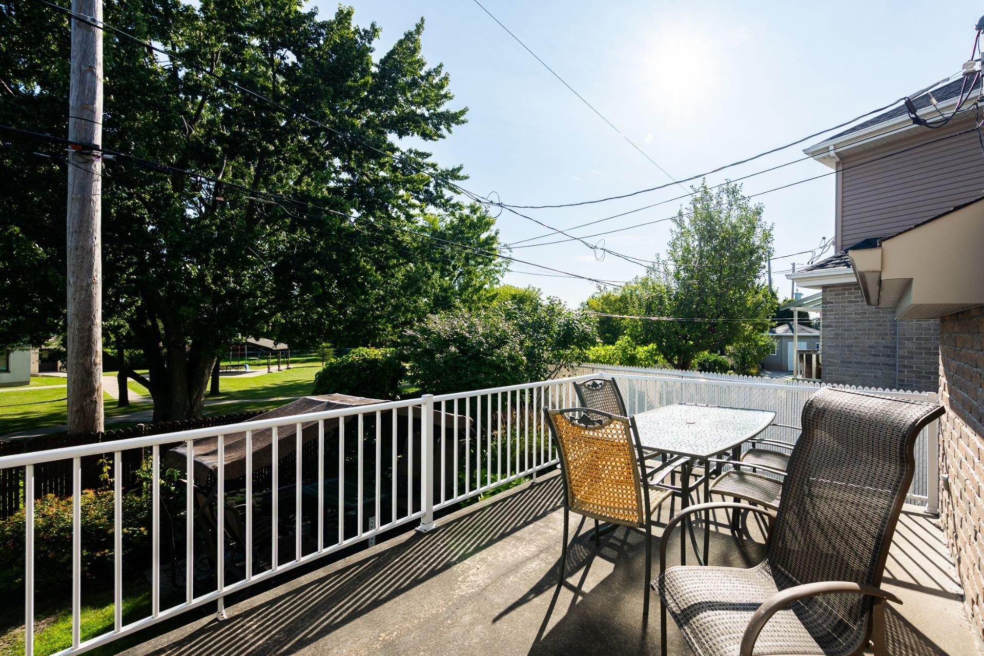 









4402


Rue Martin-Plouffe

,
Laval (Chomedey),




QC
H7W5L9

